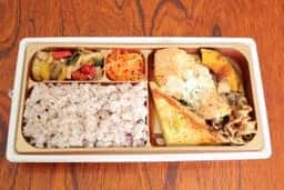 harvest deli produced by QUEEN’S ISETAN