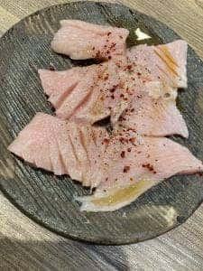 a slice of BEEF-ひときれの牛肉-