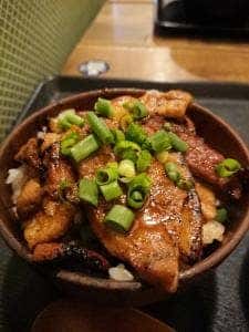 つけ麺と炭焼き豚丼 笑門
