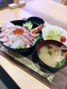 店屋町のでめきん