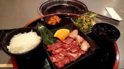 ローカルハラールレストラン 焼肉の店 ぜろはち 難波OCAT本店