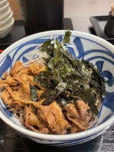 肉盛り蕎麦