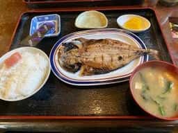お食事処 通