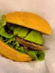 フレッシュネスバーガー カラフルタウン岐阜店