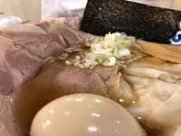 博多醤油ラーメン 月や 博多デイトス店