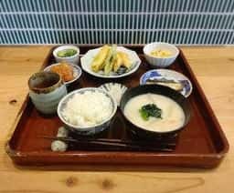 ごはんや ももんち