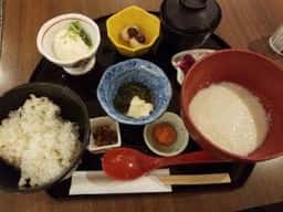 ご飯ととろろ とろ麦 立川ガーデンテーブルズ店