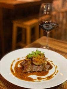 CORONA winebar and dining
