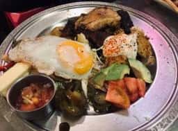 墨国回転鶏料理 QueRico