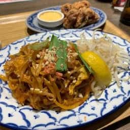 生麺パッタイ専門店 新宿ディパッタイ