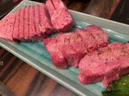 炭火焼肉 煙八