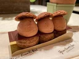 green bean to bar CHOCOLATE 中目黒店