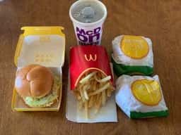 マクドナルド 国領マルエツ店