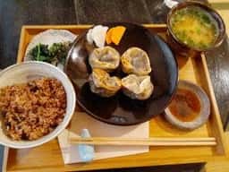 カフェ&サロン hana