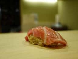 鮨 やすみつ
