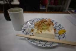 酒のデパート ヒトモト 立ち呑みカウンター