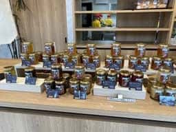 高級食パン専門店 並んで歯磨き