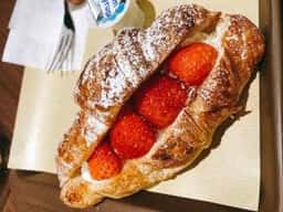 DELI CAFE KITCHEN 三宮店