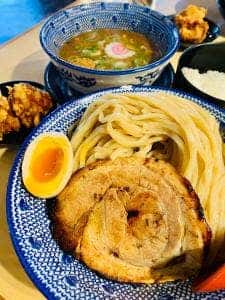 必死のパッチ製麺所