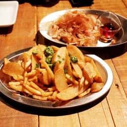 toe BAR & RESTAURANT