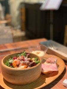 ホールスクエア