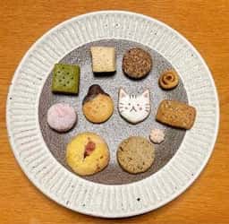 カフェのある暮らしとお菓子のお店
