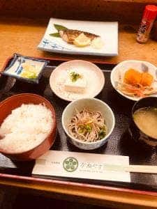 かねやす食堂