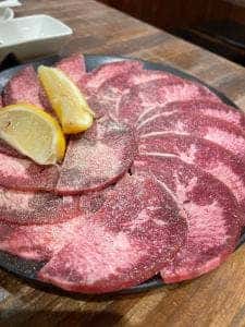炭火ホルモン いずみ