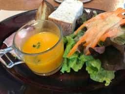 トラットリア イ・コントルニ