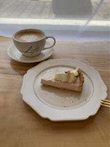 WHITE. cafe
