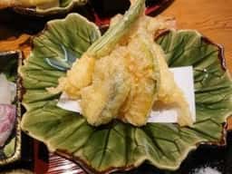 秋初月