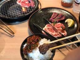 アリラン飯店 岡野町交差点側