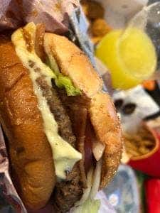 マクドナルド 多摩堤通り喜多見店