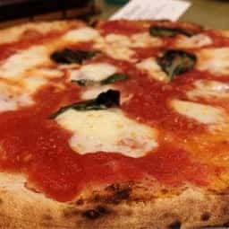 ピッツェリア ピアーチェ