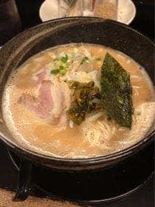 本格博多豚骨ラーメン 豚野郎