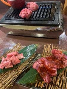 肉処 むすび