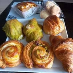 ベーカリーヤクワ