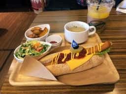 Revival cafe
