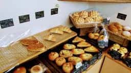 町の小さなパン屋さん momo