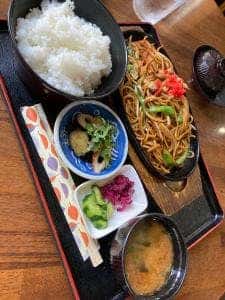 ビラ