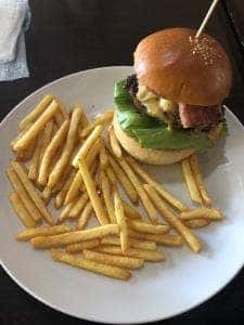 Hello Hamburger / 38 dining