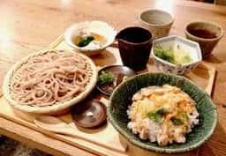 自家製粉石臼挽きうどん 青空blue 本店