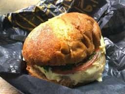 CARVAAN DELICATESSEN & BEER STOP しぶちか