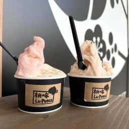 丘の上の小さなジェラテリア ラ・ペスカ