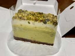 THE CHEESECAKE by Megan