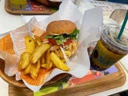 bb.qオリーブチキンカフェ イオンタウン茨木太田店