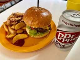 エヌオーエヌハンバーガーカフェ