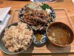 肉屋食堂 太助