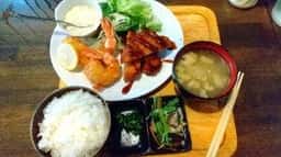 笑うだるま 大手門店