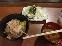 狄 アルパーク店